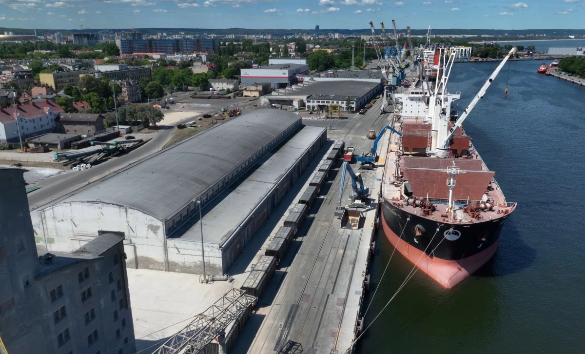 Port of Gdańsk: record-breaking ship handled by Magrol Przeładunek - MarinePoland.com
