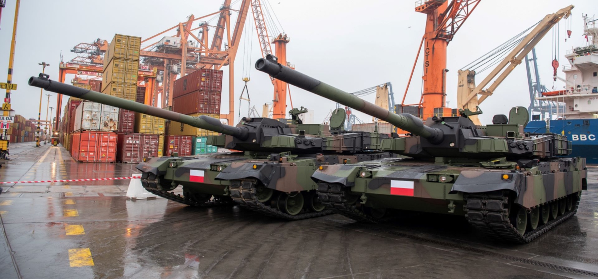 More tanks from South Korea arrived by sea at the Port of Gdynia - MarinePoland.com