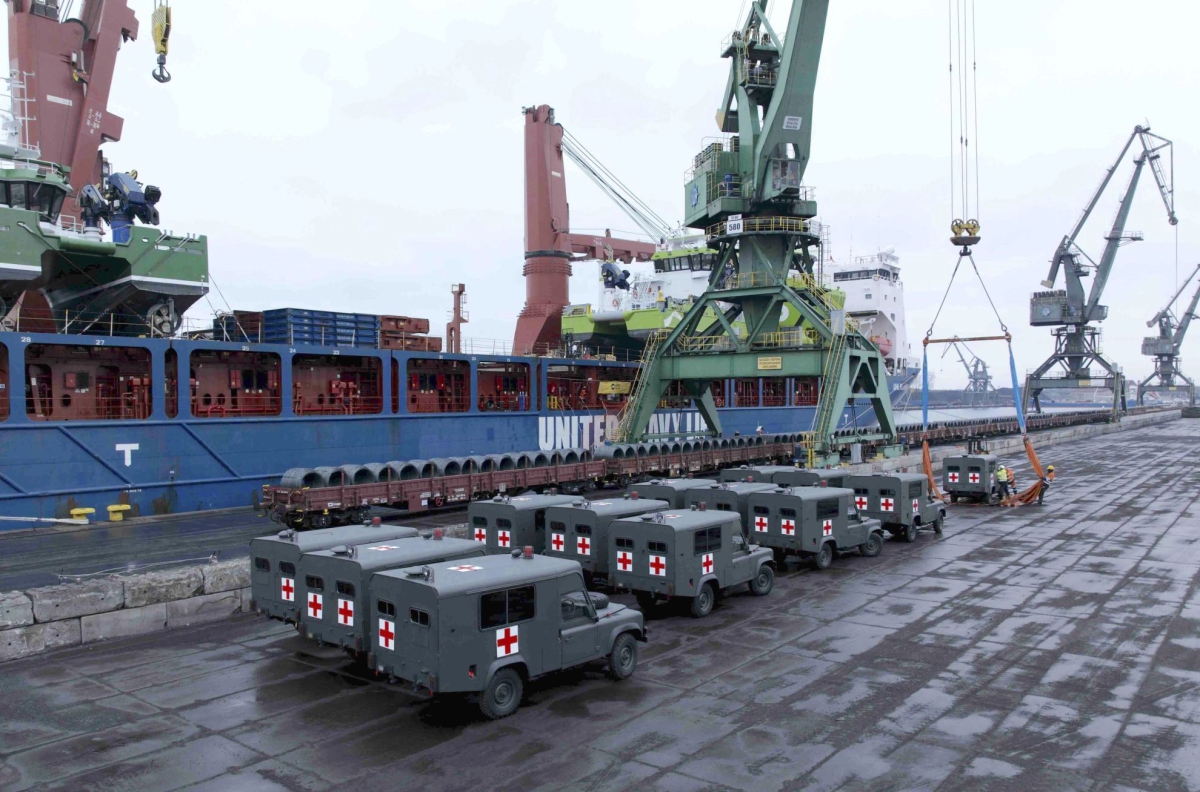 Port of Gdańsk: military ambulances for Ukraine have arrived - MarinePoland.com