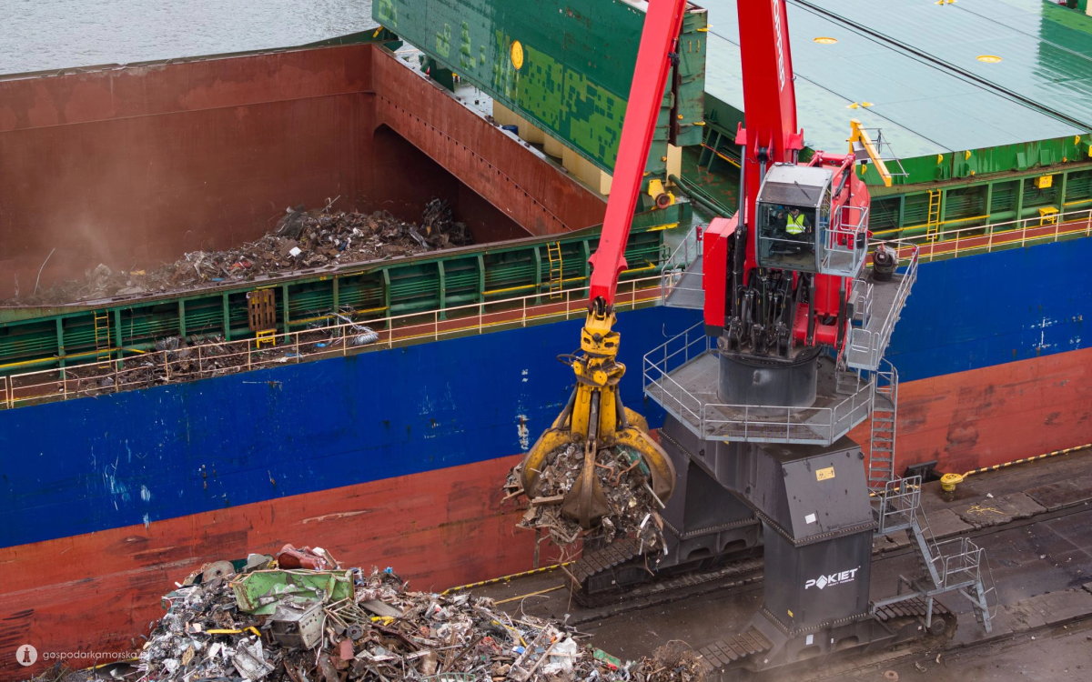 Polcopper unveils powerful new crane at the Port of Gdansk - MarinePoland.com