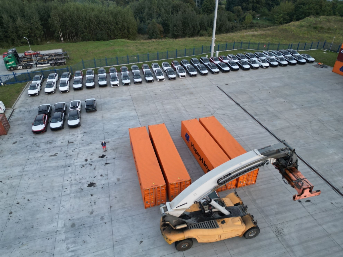 A New Development at GCT: Brand-New Cars Arrive in Containers Straight from the Factory - MarinePoland.com