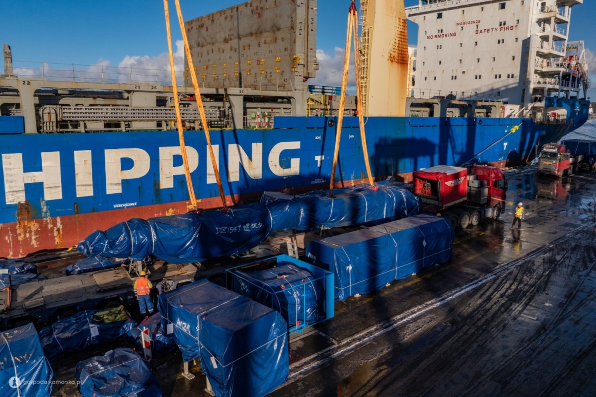 Port of Gdańsk: Unloading of Tunnel Boring Machine for Poland’s Longest Railway Tunnel - MarinePoland.com Port of Gdańsk: Unloading of Tunnel Boring Machine for Poland’s Longest Railway Tunnel - MarinePoland.com