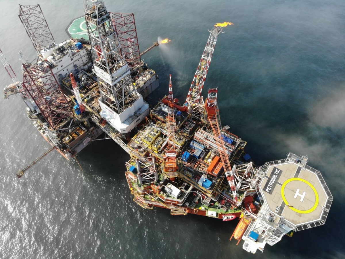 Russian fighter jets carried out a low flyover of Petrobaltic’s platform in the Baltic Sea - MarinePoland.com Russian fighter jets carried out a low flyover of Petrobaltic’s platform in the Baltic Sea - MarinePoland.com