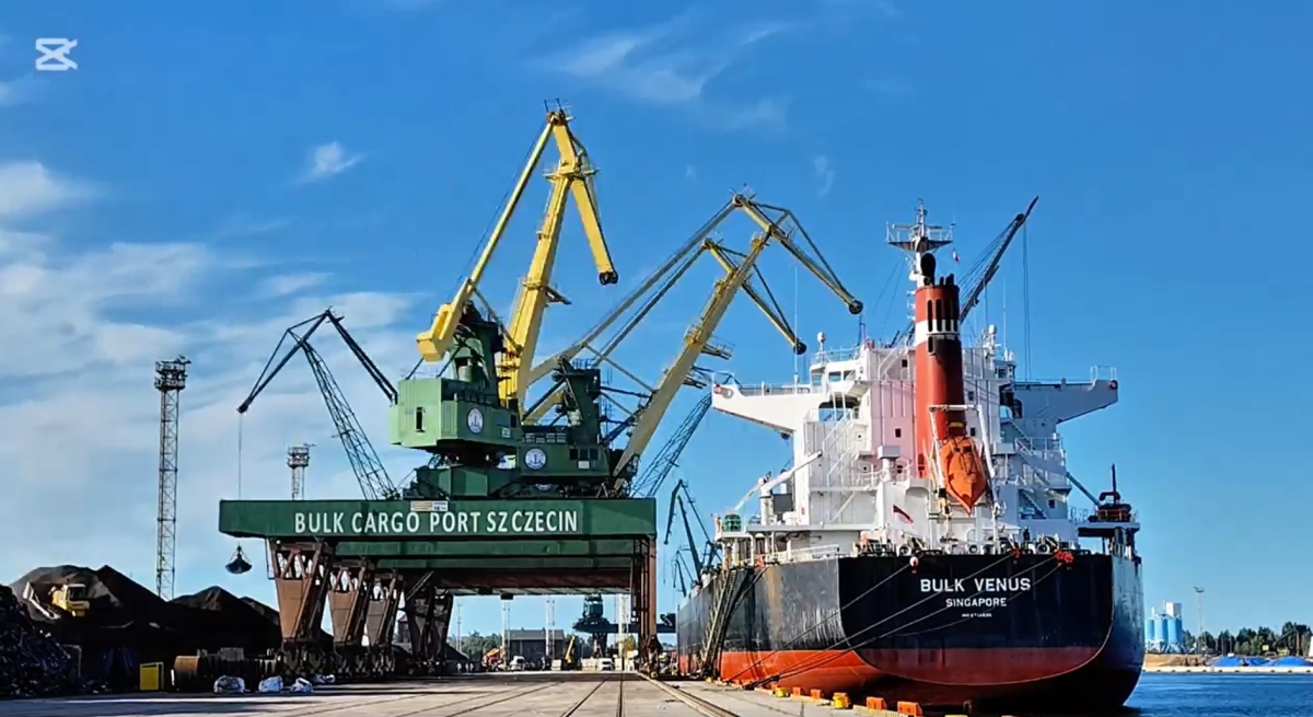 Bulk Cargo – Port Szczecin Conducts Largest Cargo Handling Operation in Its History - MarinePoland.com
