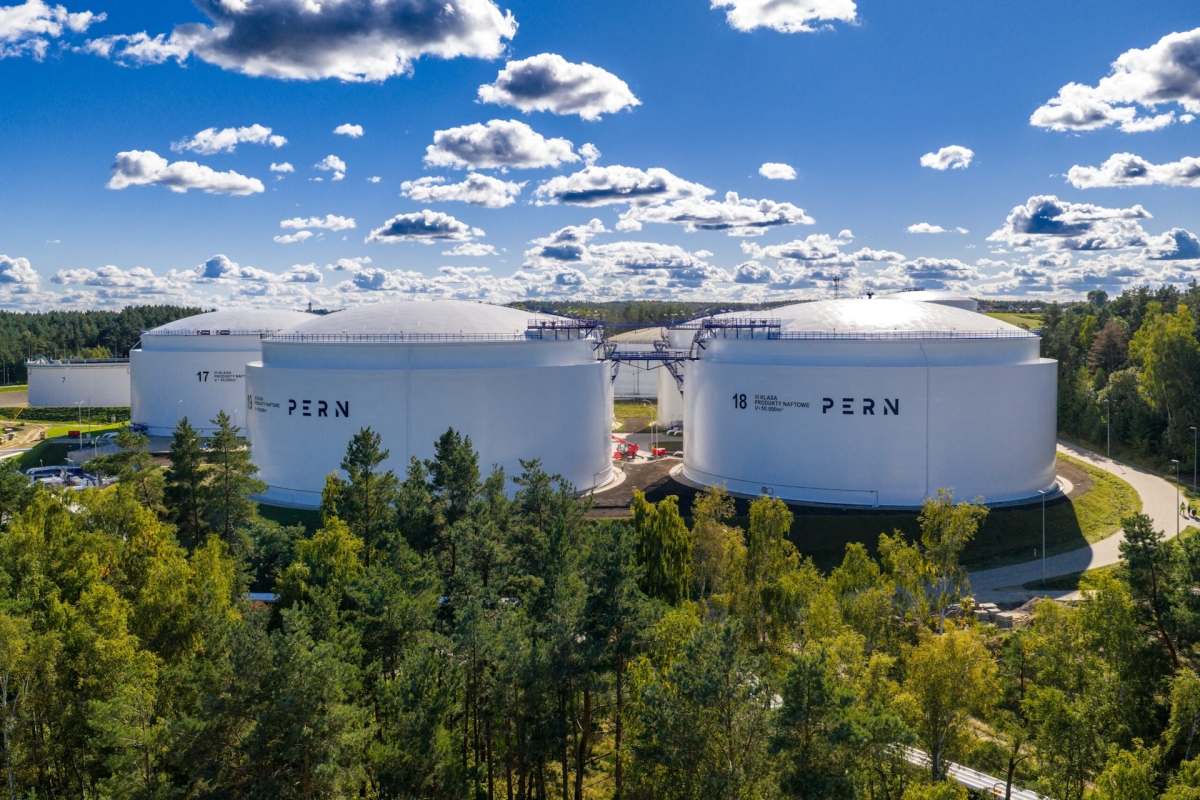 Fuel Base in Dębogórze Expanded. PERN Adds Three New Tanks and Will Handle VLCC's - MarinePoland.com Fuel Base in Dębogórze Expanded. PERN Adds Three New Tanks and Will Handle VLCC's - MarinePoland.com
