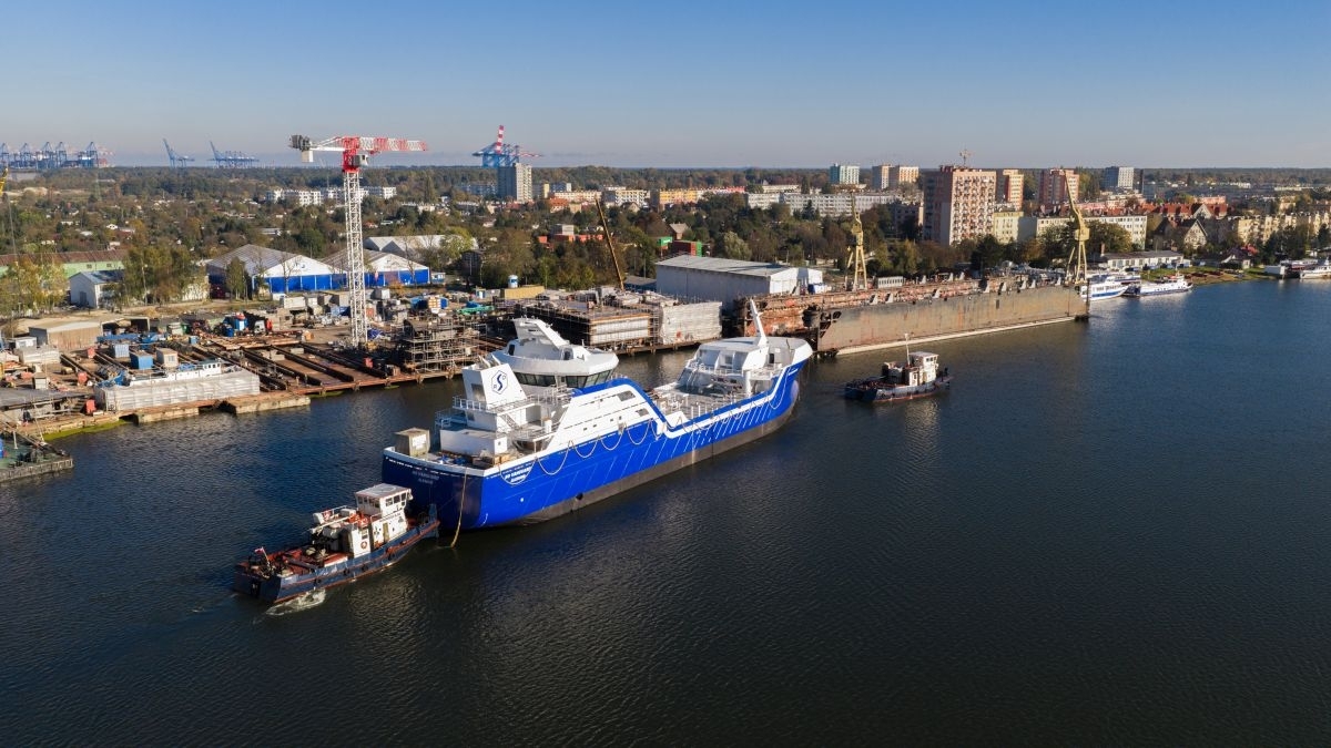Hull of Ro Vanguard Departs Marine Projects Shipyard in Gdańsk - MarinePoland.com