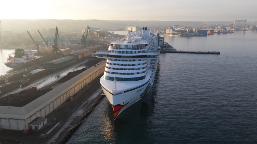 AIDAPrima Returns to Gdynia: The Cruise Ship Couldn’t Stay Away - MarinePoland.com
